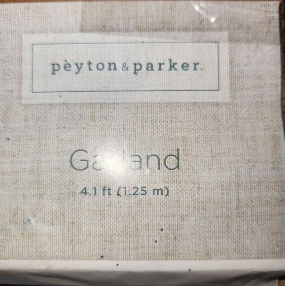 "Cheer" Garland - Picture 3 of 4